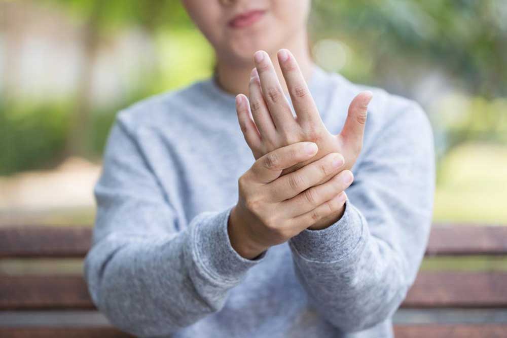 Tingling in the Hands – Common Causes and Symptoms